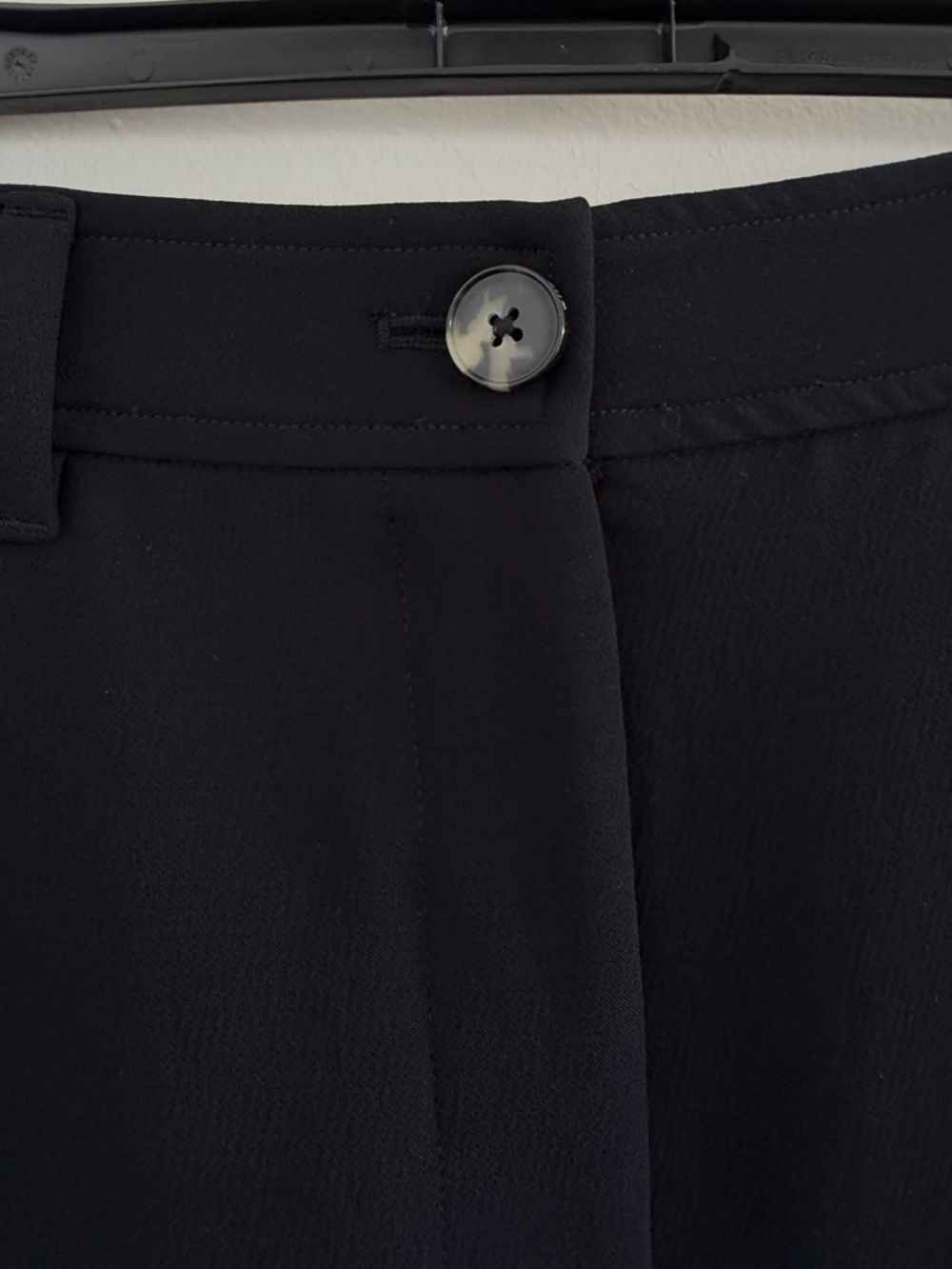 Aritzia Wilfred Black Cargo Pants Size 6 High Rise Utility Jogger Modern Chic - Picture 3 of 10